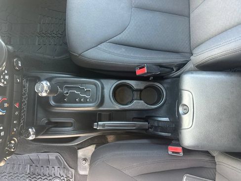 Used 2017 Jeep Wrangler Unlimited Sport w/ Quick Order Package 24S AWD/4WD image 35