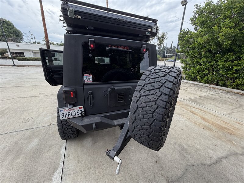 Used 2007 Jeep Wrangler Unlimited Sahara w/ Dual Top Group AWD/4WD image 14