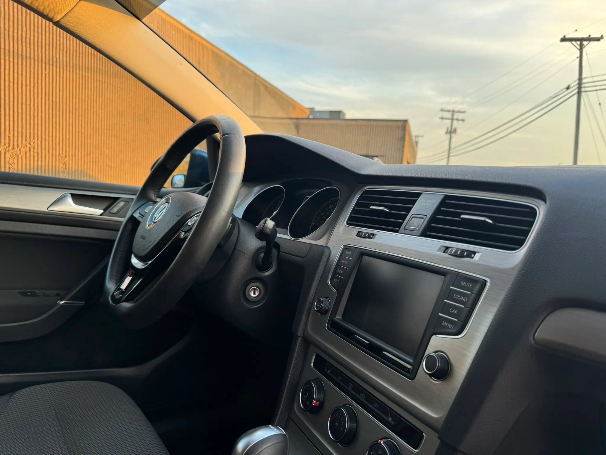 Used 2017 Volkswagen Golf S AWD/4WD image 26