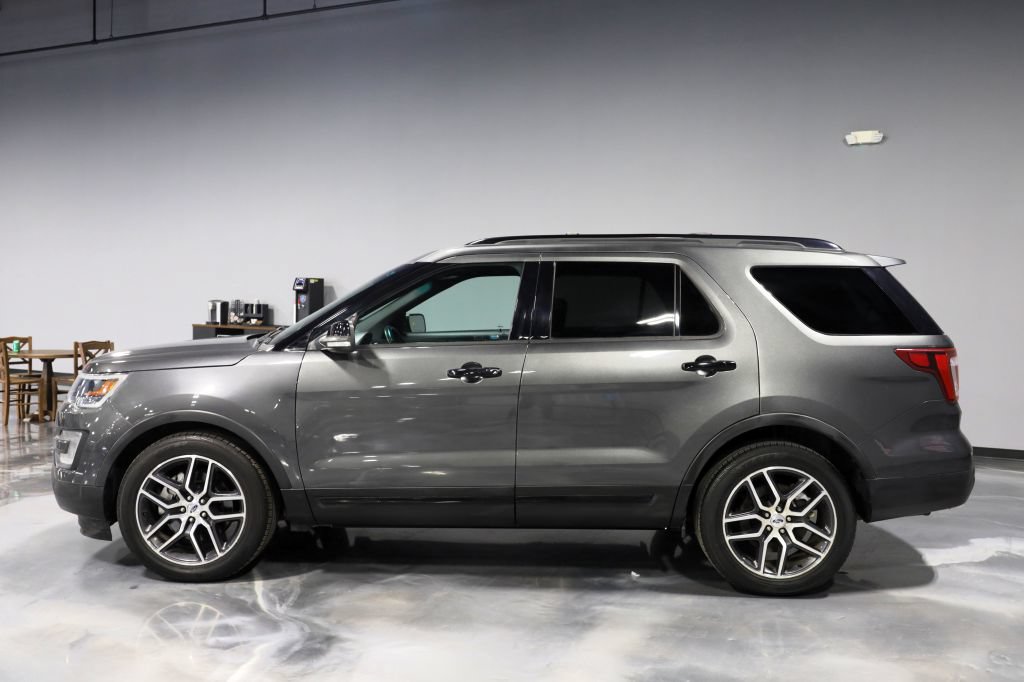 Used 2016 Ford Explorer Sport w/ Equipment Group 401A AWD/4WD image 4