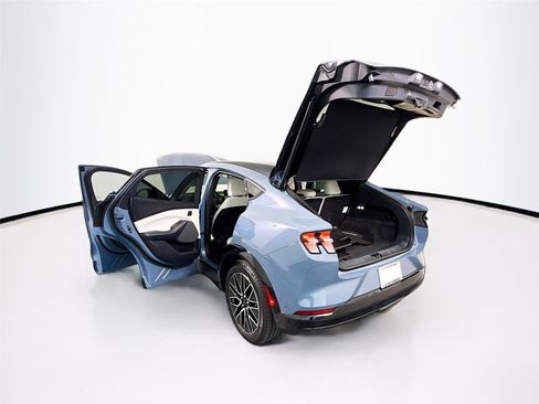 Used 2024 Ford Mustang Mach-E Premium image 44