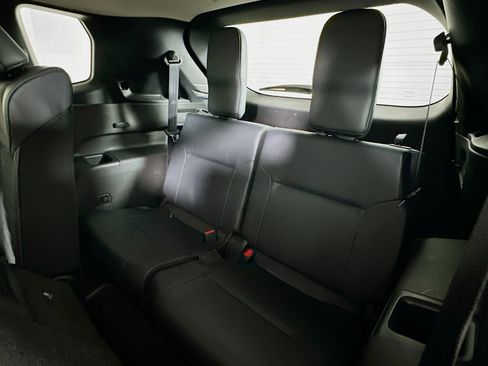 Used 2025 Mitsubishi Outlander SE image 29