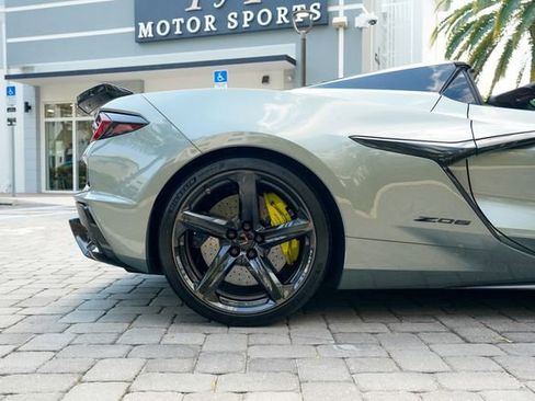 Used 2024 Chevrolet Corvette Z06 w/ Stealth Interior Trim Package RWD image 31