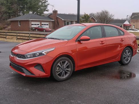 Used 2023 Kia Forte LXS image 1