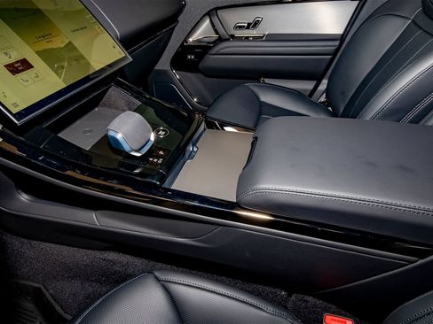 New 2026 Land Rover Range Rover Sport SE AWD/4WD image 29
