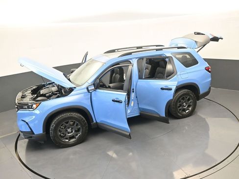 Used 2025 Honda Pilot TrailSport image 71