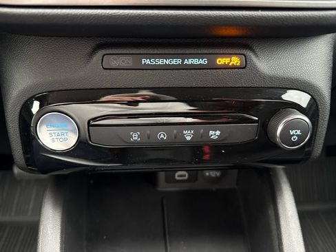 Used 2024 Ford Escape Active w/ Tech Pack #1 AWD/4WD image 17