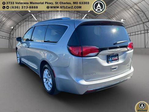 Used 2020 Chrysler Pacifica Limited image 5