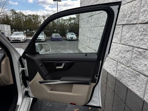 Used 2013 Mercedes-Benz GLK 350 4MATIC w/ Multimedia Pkg image 36