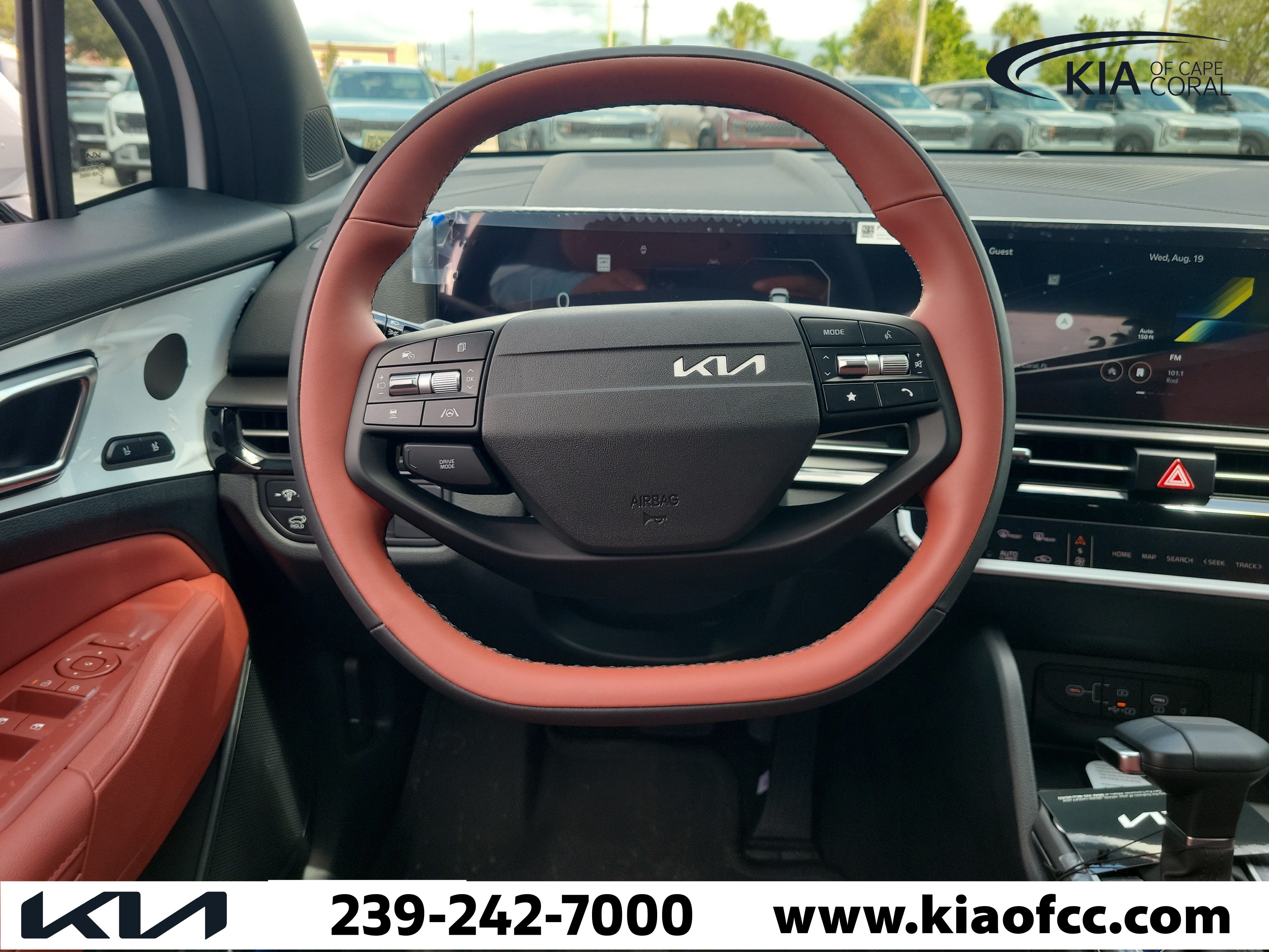New 2026 Kia Sportage SX FWD image 17