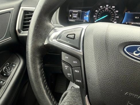 Used 2022 Ford Edge SEL AWD/4WD image 18