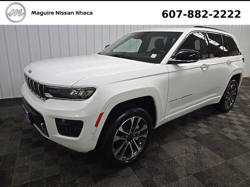Used 2023 Jeep Grand Cherokee Overland AWD/4WD image 9