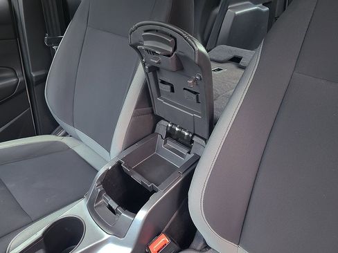 Used 2015 Ford Escape S FWD image 38