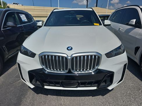 Used 2024 BMW X5 xDrive50e w/ M Sport Package AWD/4WD image 2