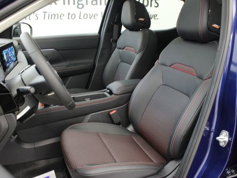 New 2026 Nissan Kicks SR w/ SR Premium Package FWD image 13