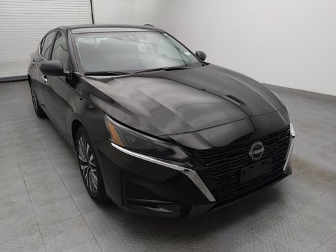 Used 2024 Nissan Altima 2.5 SV image 13