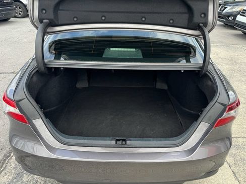 Used 2018 Toyota Camry LE FWD image 17