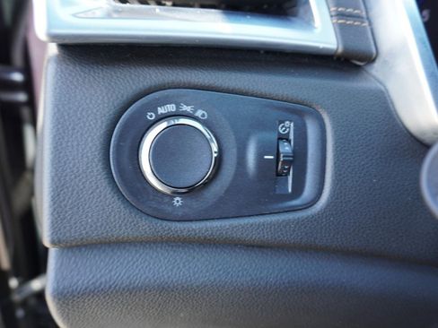 Used 2015 Cadillac SRX Luxury w/ Driver Awareness Package image 19