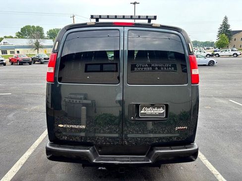 Used 2017 Chevrolet Express 2500 LS image 4