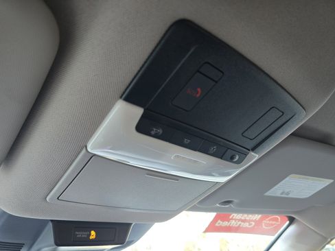 Certified 2025 Nissan Rogue SV image 23