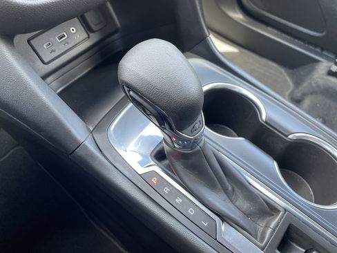 Used 2023 Chevrolet Equinox LT FWD image 14