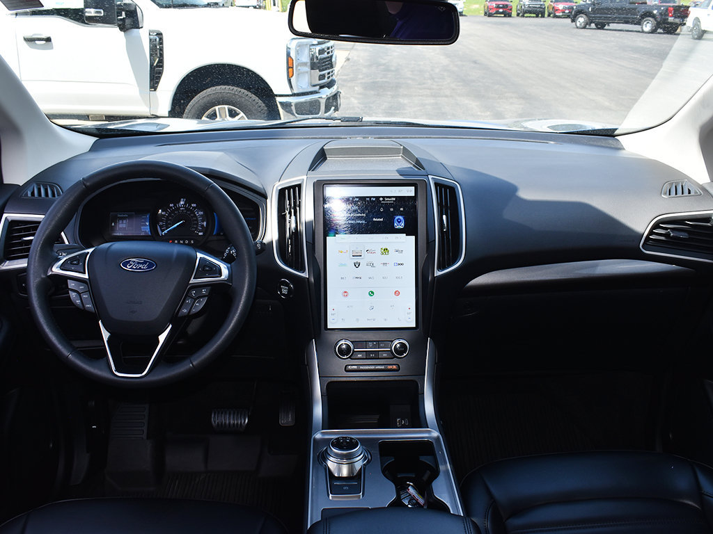 Used 2024 Ford Edge SEL w/ Convenience Package AWD/4WD image 4