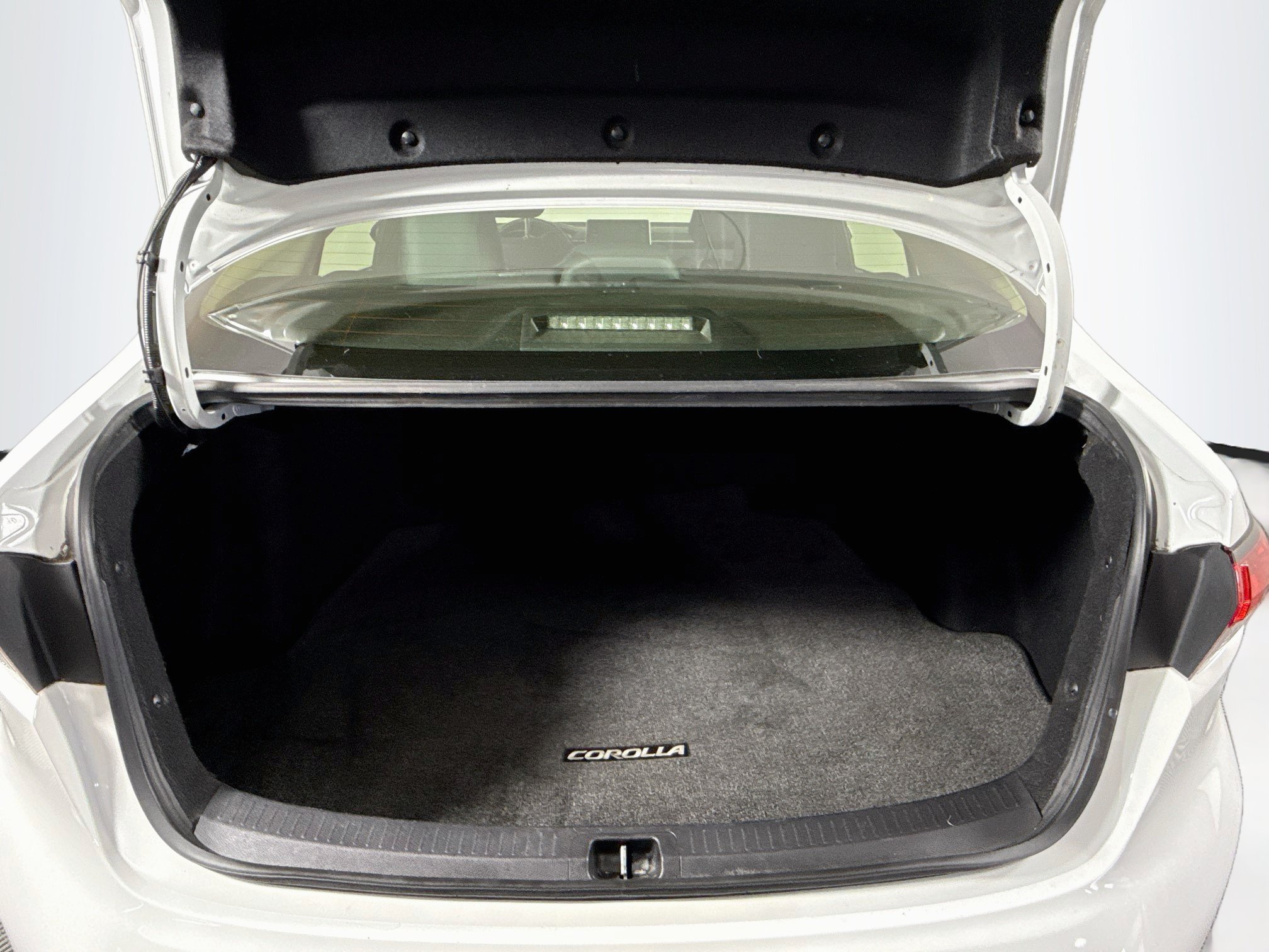 Certified 2020 Toyota Corolla LE w/ Carpet Mat Package (TMS) FWD image 24