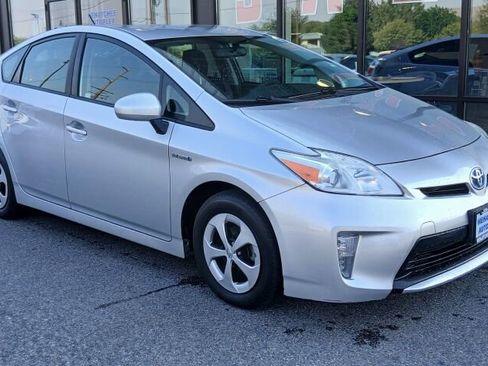 Used 2013 Toyota Prius Two image 2