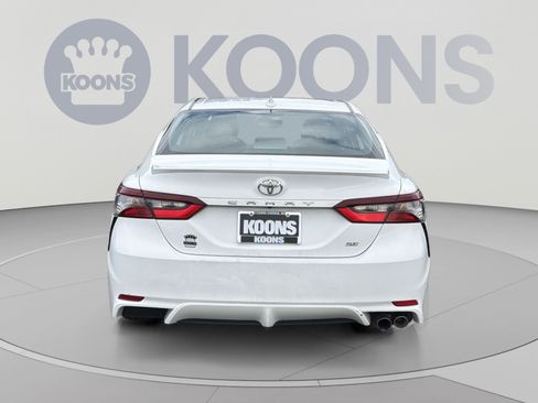 Used 2023 Toyota Camry SE FWD image 4