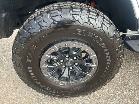 Certified 2025 Ford Bronco Raptor w/ Interior Carbon Fiber Pack image 11