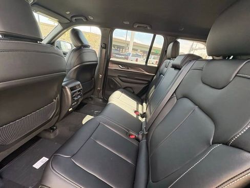 New 2025 Jeep Grand Cherokee Limited w/ Trailer Tow Package image 25