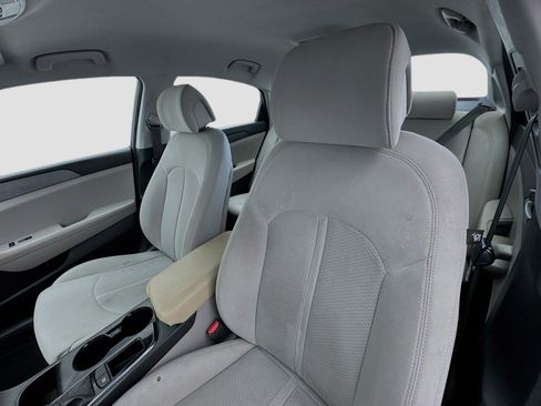 Used 2017 Hyundai Sonata SE FWD image 11