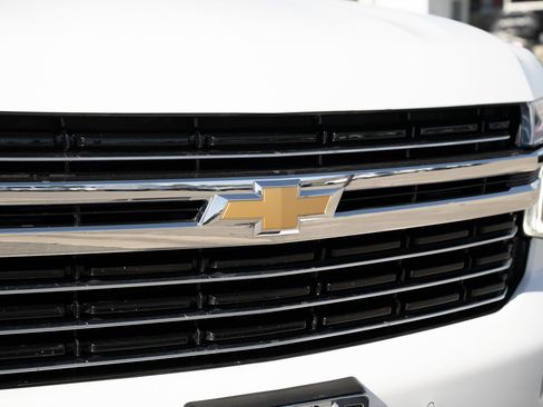 Used 2023 Chevrolet Suburban LT image 10