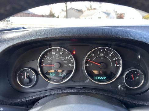 Used 2017 Jeep Wrangler Unlimited Sahara image 22