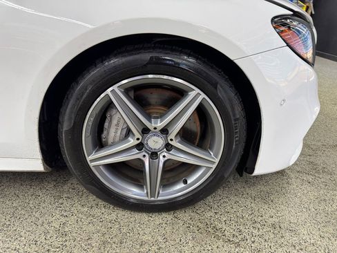 Used 2017 Mercedes-Benz E 400 4MATIC image 38