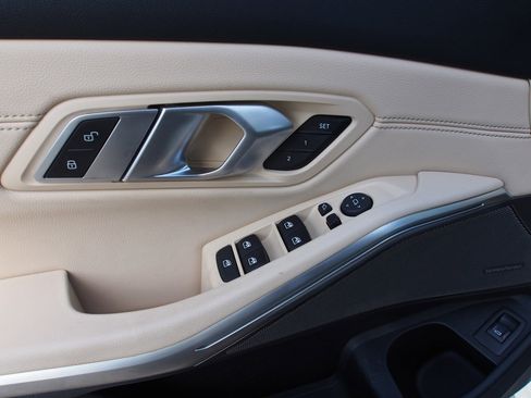 Used 2021 BMW 330i Sedan w/ Premium Package image 21