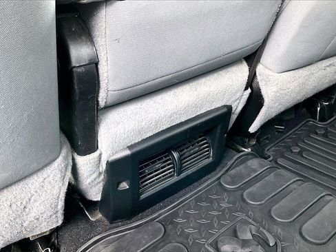 Used 2019 RAM 1500 Classic SLT w/ Luxury Group image 11