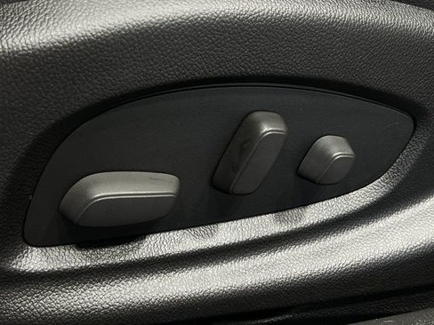 Used 2015 Chevrolet Impala LTZ FWD image 19