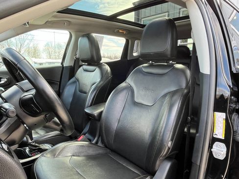 Used 2020 Jeep Cherokee Limited image 22