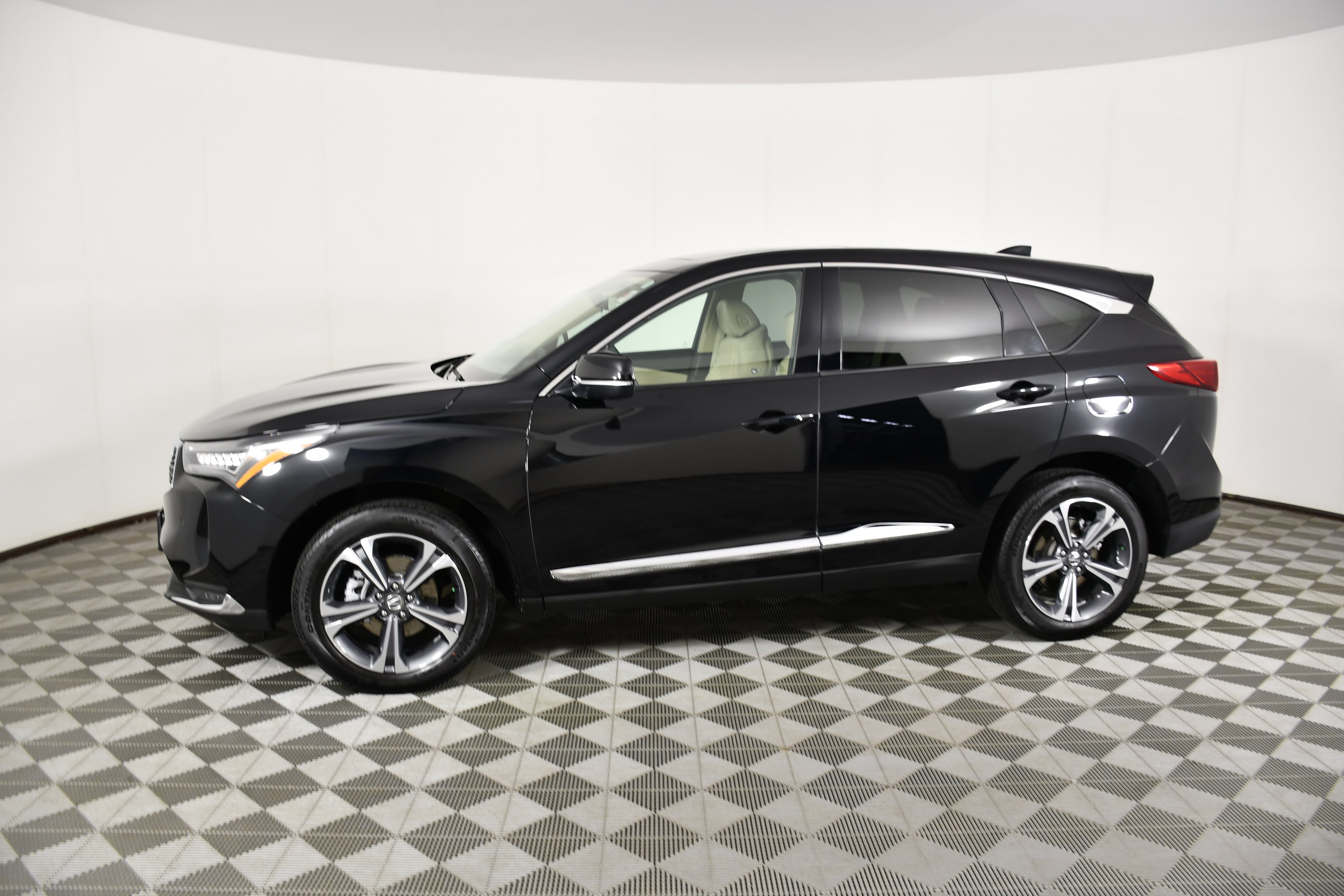 Certified 2024 Acura RDX w/ Advance Package AWD/4WD image 9