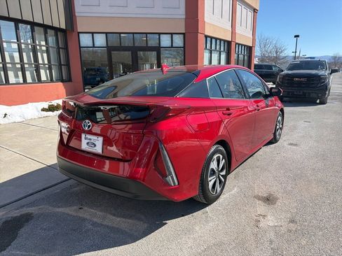 Used 2018 Toyota Prius Prime Premium image 7