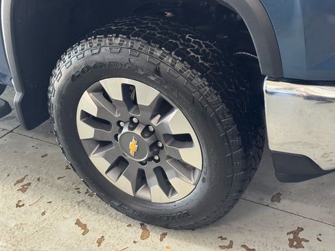 Used 2024 Chevrolet Silverado 2500 LT image 4