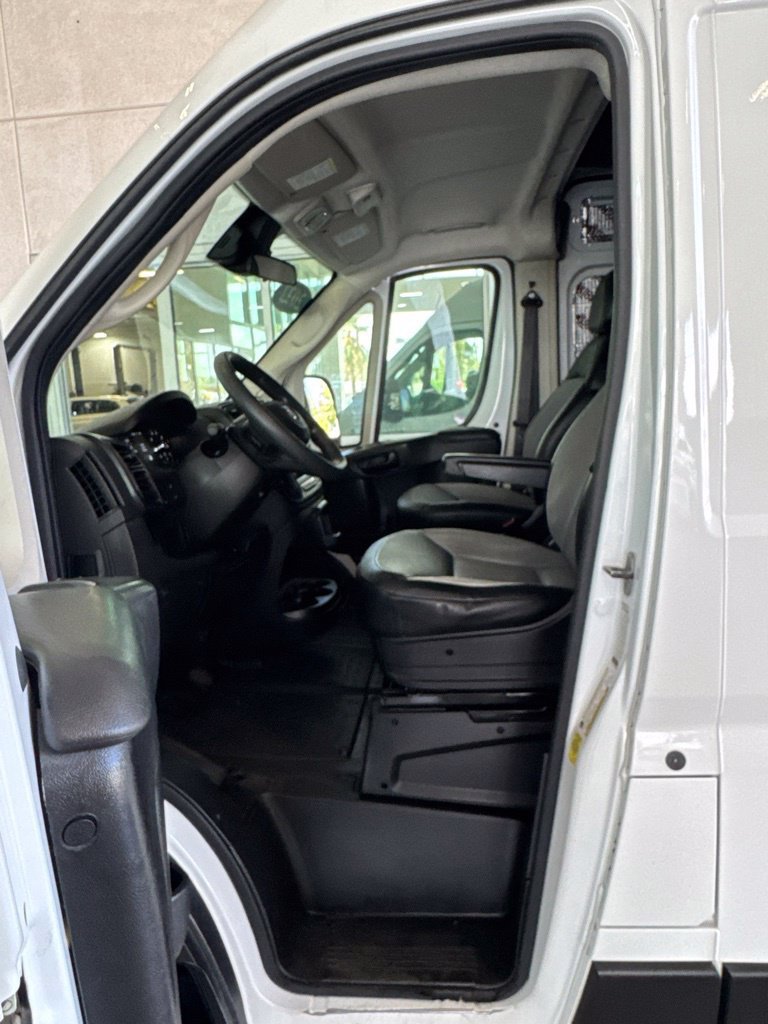 Used 2022 RAM ProMaster 2500 w/ Driver Convenience Group FWD image 8