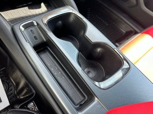 Used 2025 Chevrolet Equinox EV RS FWD image 35