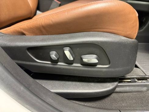 Certified 2020 Cadillac XT5 Premium Luxury w/ LPO, Floor Liner Package FWD image 30