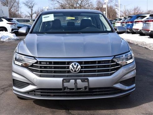 Used 2019 Volkswagen Jetta SE w/ Cold Weather Package image 4