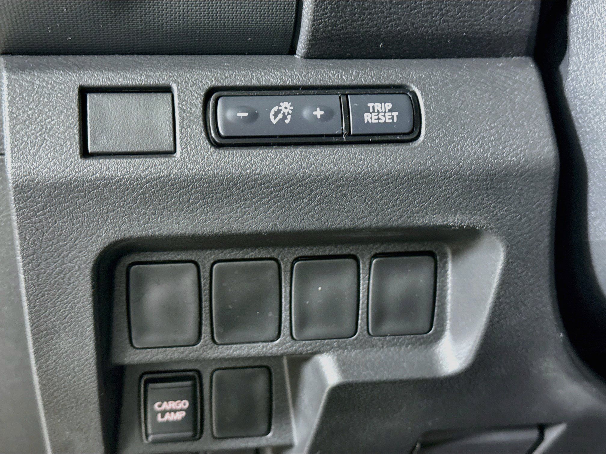 Used 2024 Nissan Frontier S RWD image 9