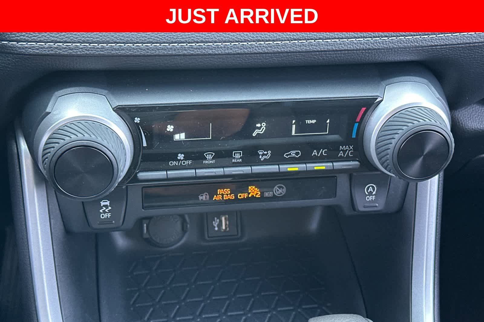 Used 2023 Toyota RAV4 LE AWD/4WD image 21