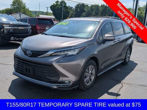 Used 2021 Toyota Sienna XLE w/ XLE Plus Package AWD/4WD image 3