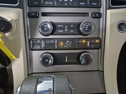 Used 2011 Ford Taurus SE FWD image 14